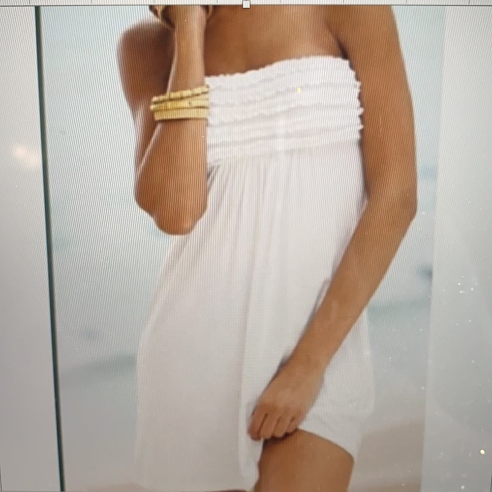 Victoria’s Secret white strapless ruffle cover up Large